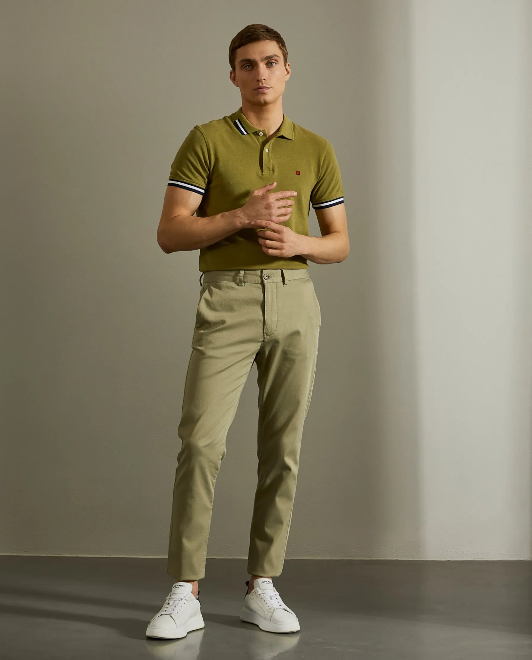 LION OF PORCHES Calças^Calças chino slim fit