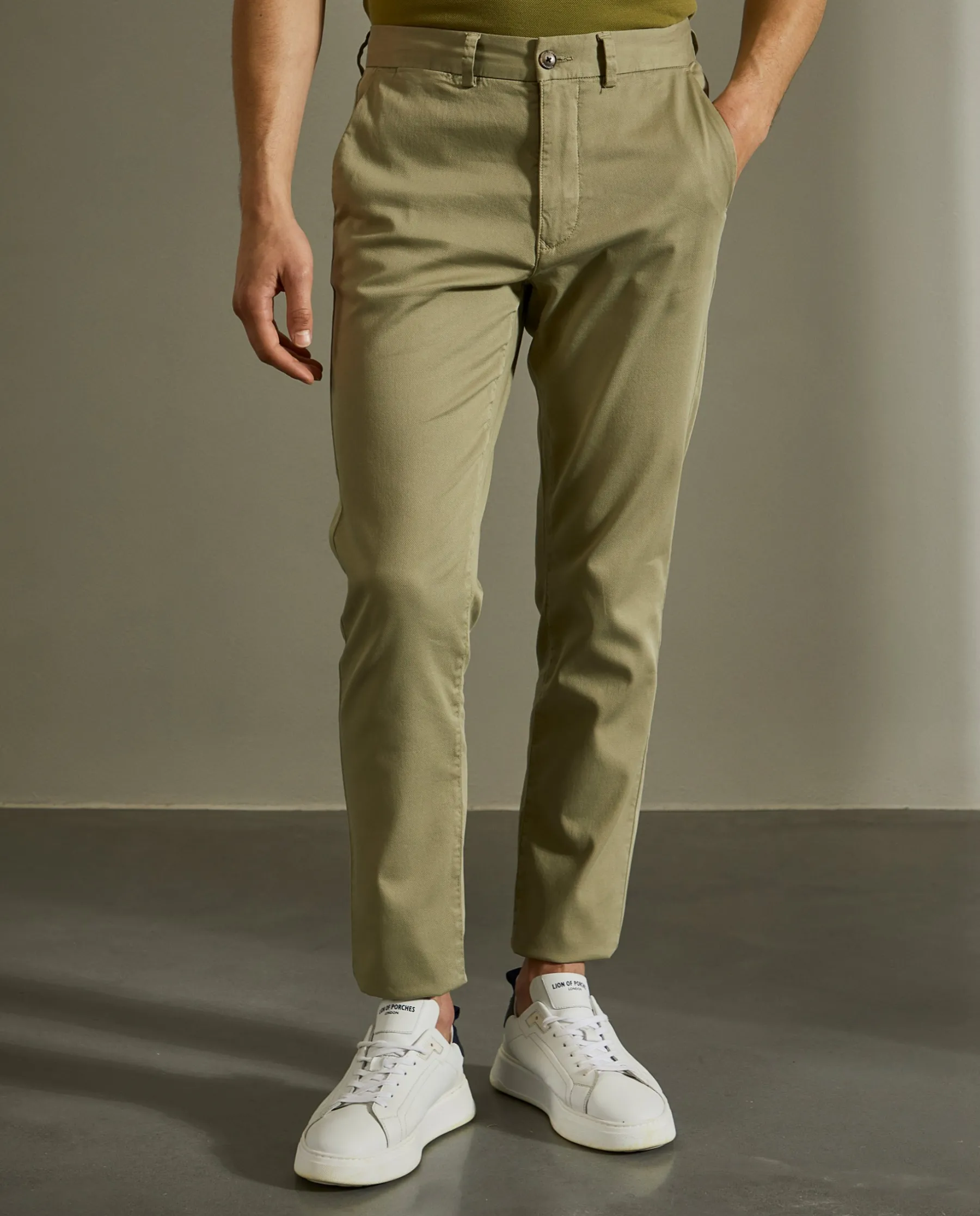 LION OF PORCHES Calças^Calças chino slim fit