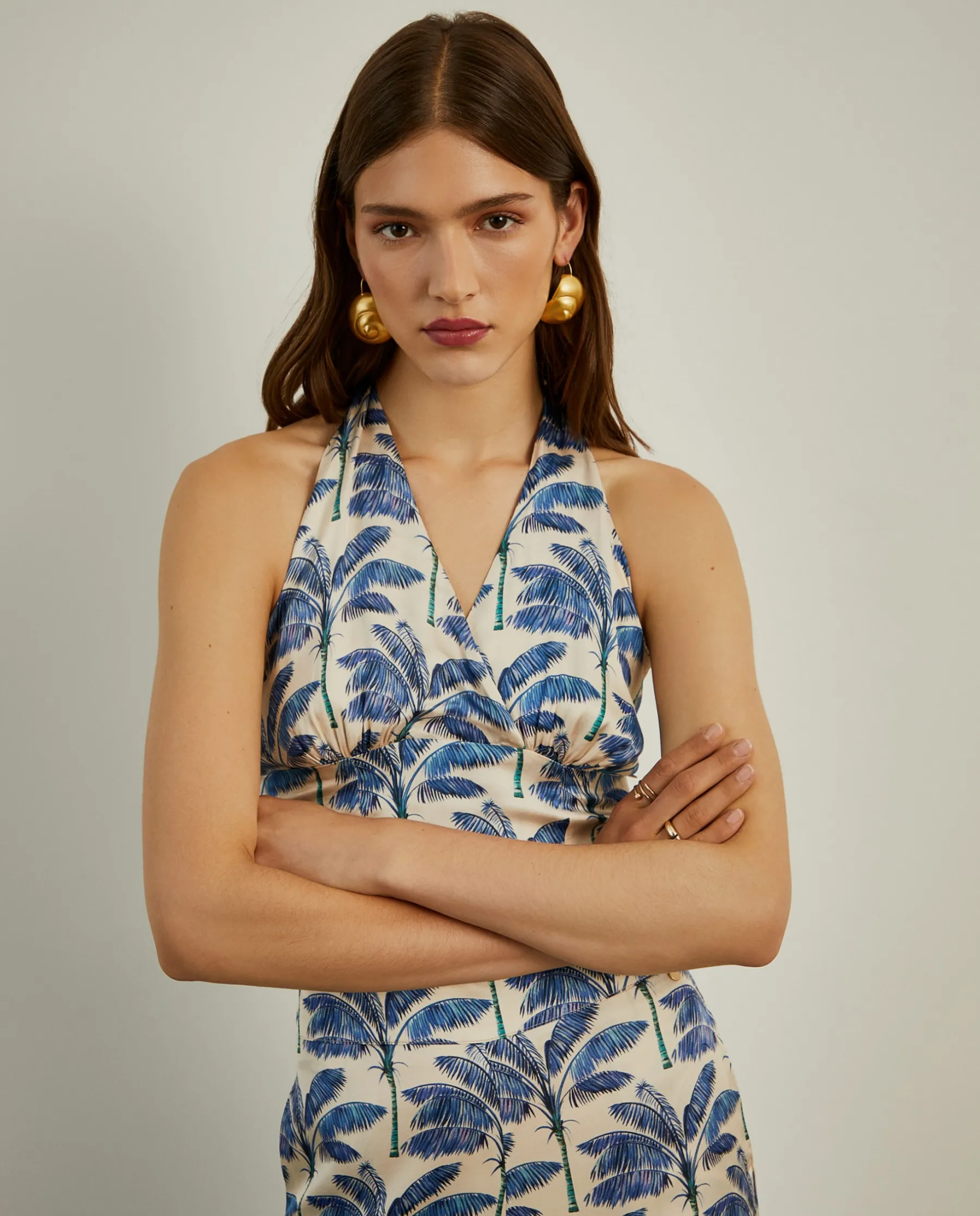 MULHER LION OF PORCHES Túnicas / Tops^Top halter fluido com padrão palmeiras