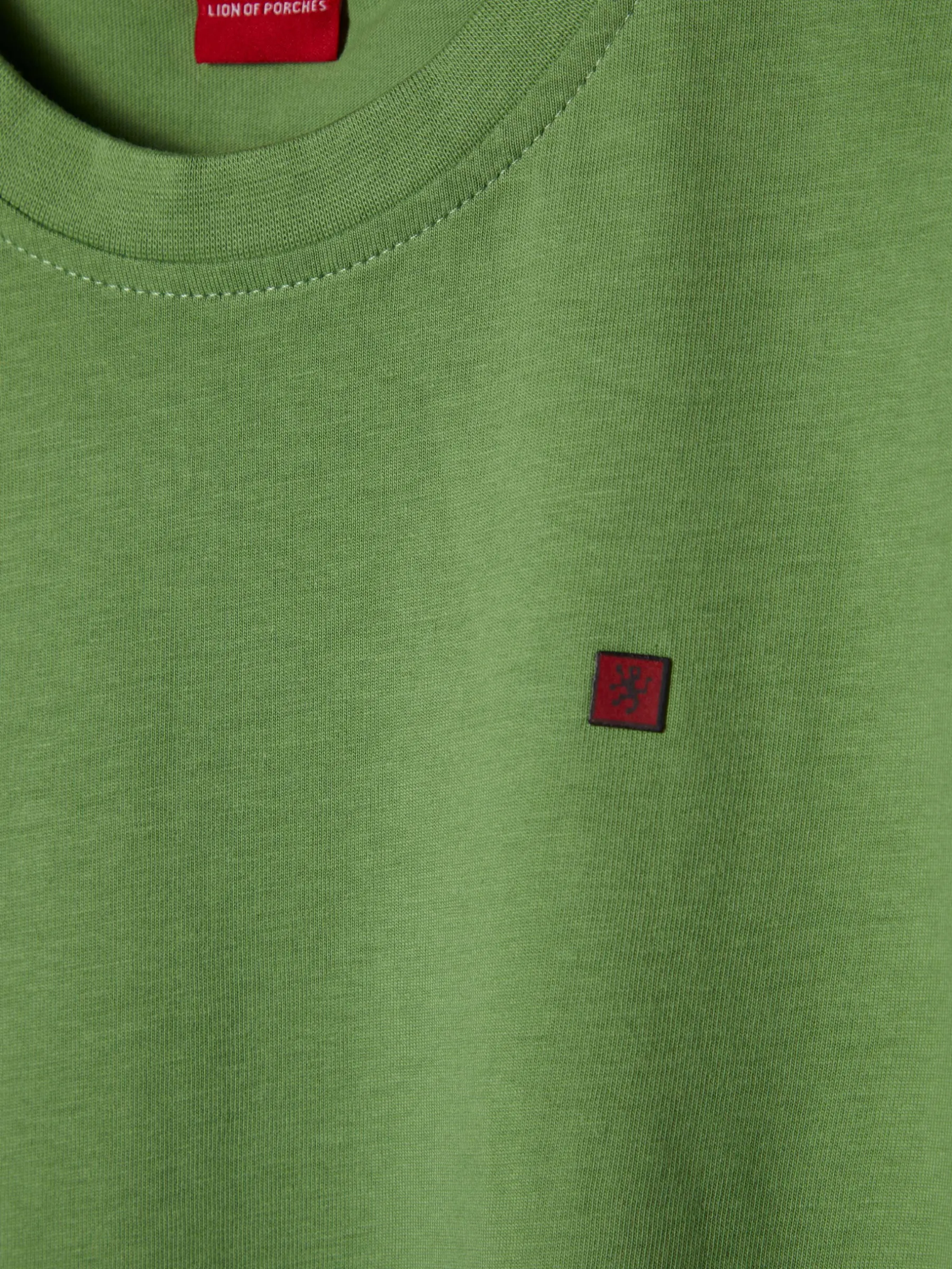 LION OF PORCHES T-Shirts^T-shirt básica de algodão