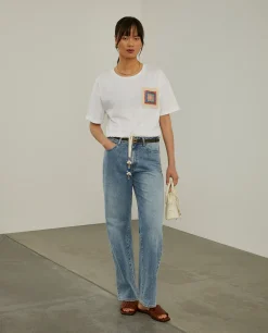 MULHER LION OF PORCHES T-Shirts^T-shirt cropped com bolso em crochet