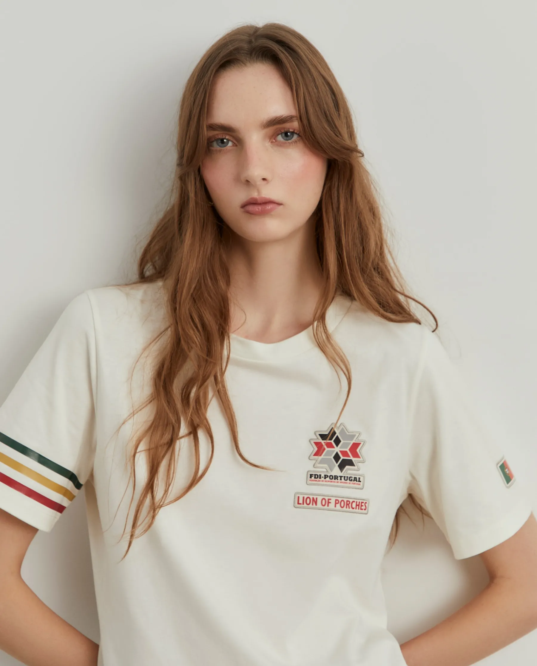 MULHER LION OF PORCHES T-Shirts^T-shirt feminina de algodão Lion x FDI