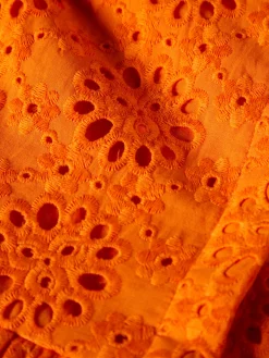 MULHER LION OF PORCHES Vestidos / Macacões^Vestido curto em bordado inglês e mangas abalonadas