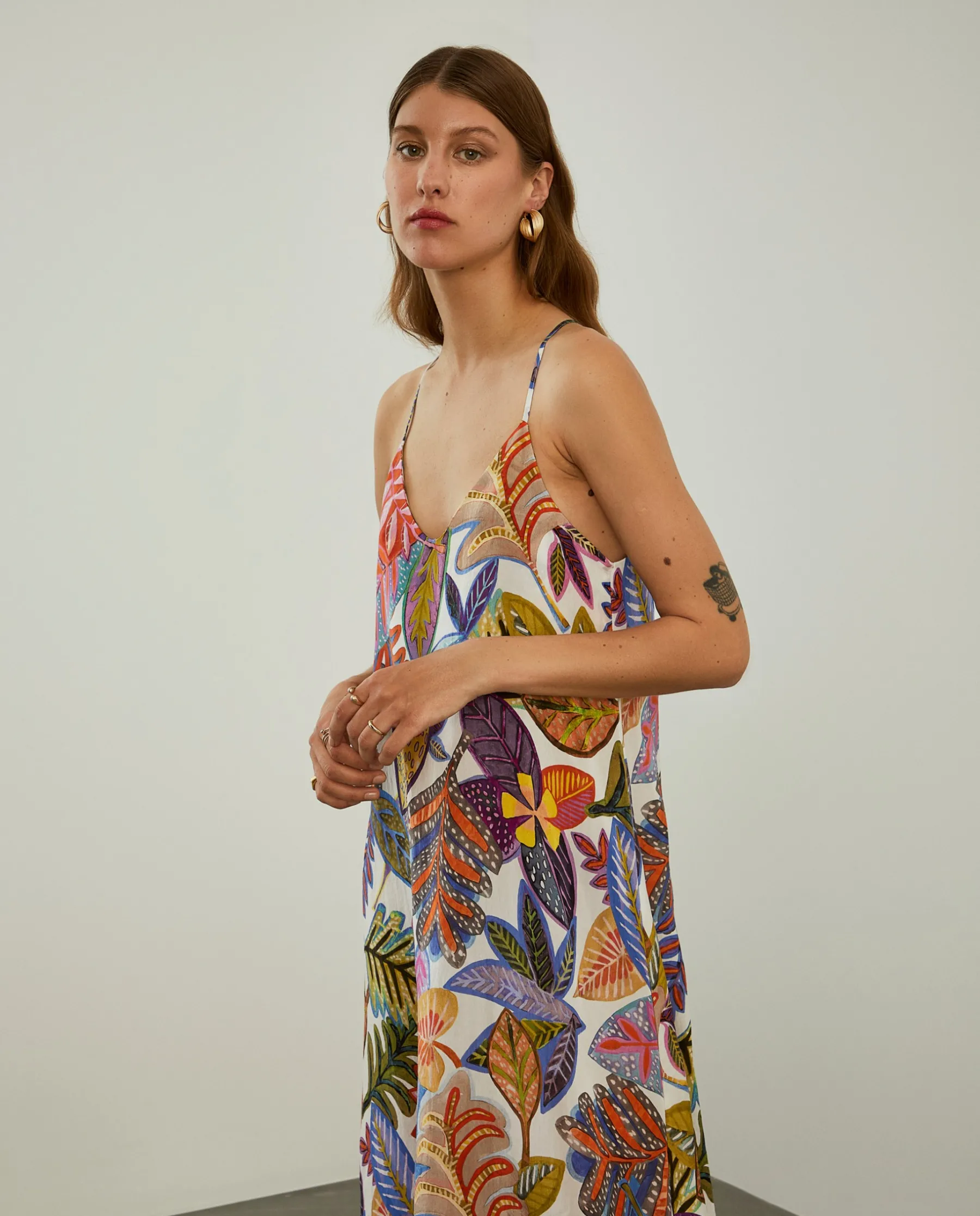 MULHER LION OF PORCHES Vestidos / Macacões^Vestido fluido de alças com padrão colorido